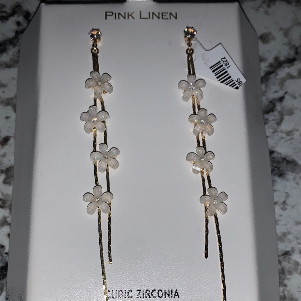 NEW-PINK LINEN Gold and White Floral Earrings